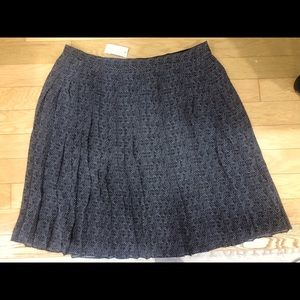 NWT Ann Taylor black and white pattern pleated skirt